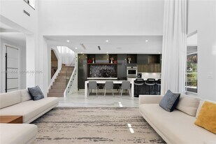 8072 NW 123rd Ter in Parkland, FL - Building Photo