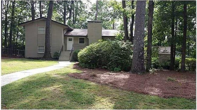property at 1493 Chateau Dr
