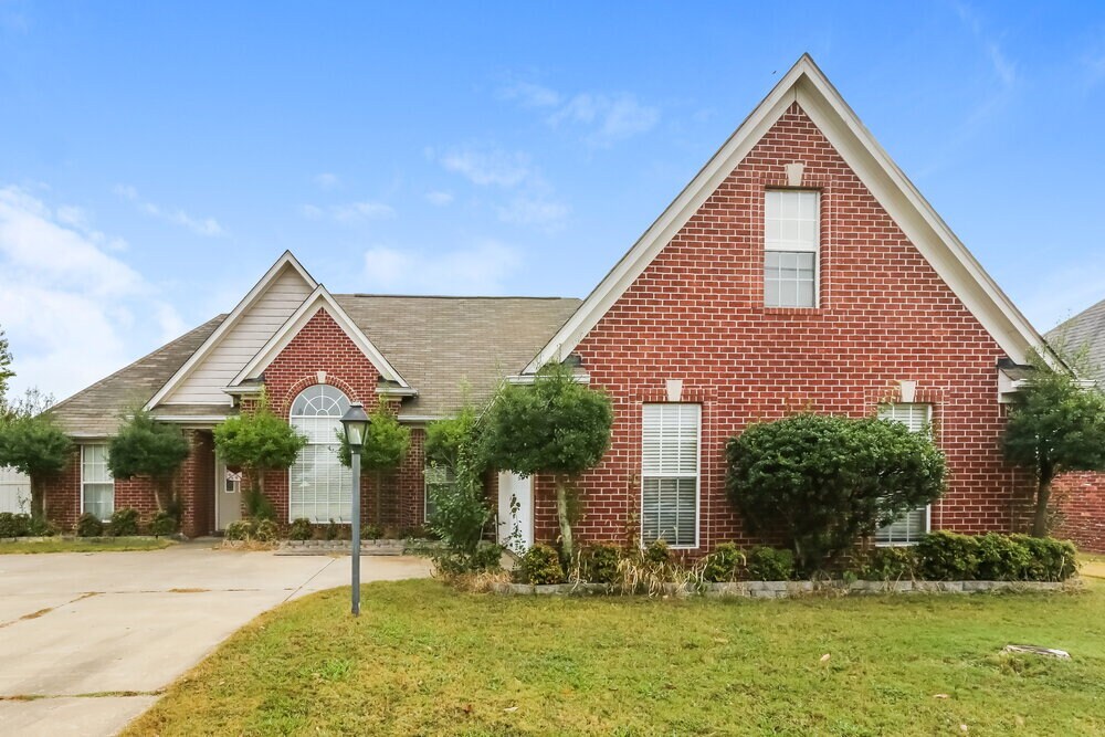 5680 Carter Dr in Southaven, MS - Foto de edificio