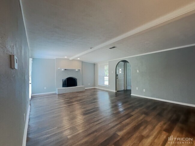 3328 Woodthrush Ln in Denton, TX - Building Photo - Building Photo