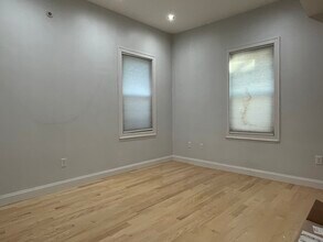 146 Columbia St, Unit 1 in Cambridge, MA - Foto de edificio - Building Photo