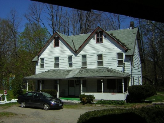 15 Clinton Ave in Ellenville, NY - Building Photo