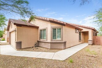 7046 S Copper Bloom Ave in Tucson, AZ - Building Photo - Building Photo