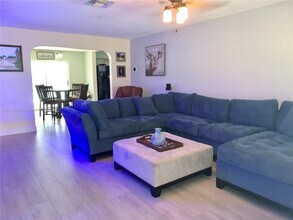 7650 NW 33rd St in Hollywood, FL - Building Photo - Building Photo