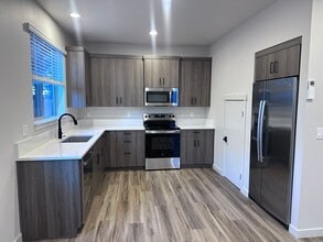 823 SE 5th St in Bend, OR - Building Photo - Building Photo