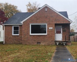 428 Roslyn Ave in Colonial Heights, VA - Building Photo