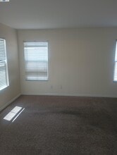 3127 Puffin Cir in Fairfield, CA - Building Photo - Building Photo