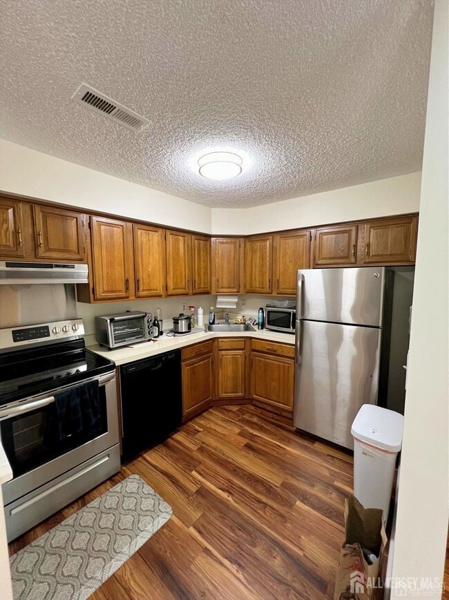 property at 2304 Aspen Dr