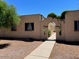922 N Pueblo Dr in Casa Grande, AZ - Building Photo