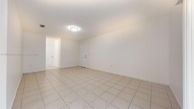 1672 W 42nd St-Unit -0 in Hialeah, FL - Building Photo - Building Photo