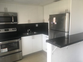 1750 115th NE St, Unit 608 in Miami, FL - Building Photo