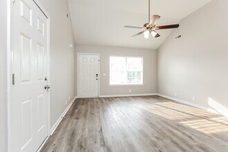 3025 Ace Wintermeyer Dr in La Vergne, TN - Building Photo - Building Photo