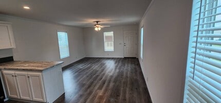 10326 Old Leo Rd in Fort Wayne, IN - Building Photo - Building Photo