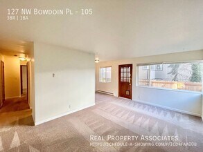 127 NW Bowdoin Pl in Seattle, WA - Building Photo - Building Photo