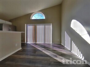 1998 Grasmere Dr in Apopka, FL - Foto de edificio - Building Photo