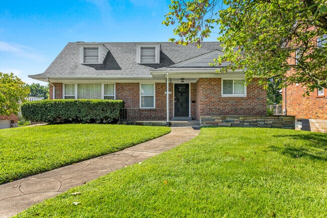 7116 Clayton Rd in Clayton, MO - Building Photo - Building Photo