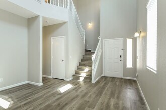 1750 W Union Hills Dr in Phoenix, AZ - Building Photo - Building Photo