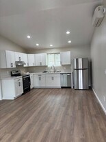 792 Locust St in Redding, CA - Building Photo