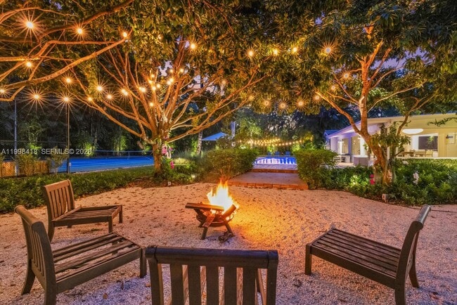 6140 SW 90th St in Miami, FL - Building Photo - Building Photo