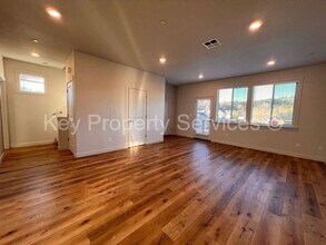 180 Loganberry Ct in Woodland, WA - Building Photo - Building Photo