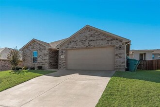 1206 Silverton Dr in Sherman, TX - Building Photo - Building Photo