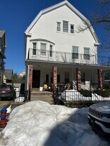 1 Ossipee Rd, Unit 2 in Somerville, MA - Building Photo