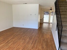 2439 Daphne Pl in Fullerton, CA - Building Photo