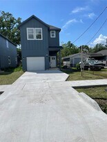 8127 Hoffman St in Houston, TX - Building Photo