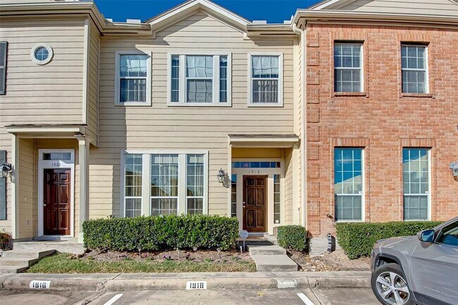 property at 1918 Gentryside Dr