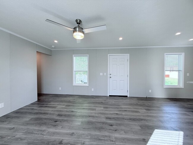 29649 Cambridge Ct in New Baltimore, MI - Building Photo - Building Photo