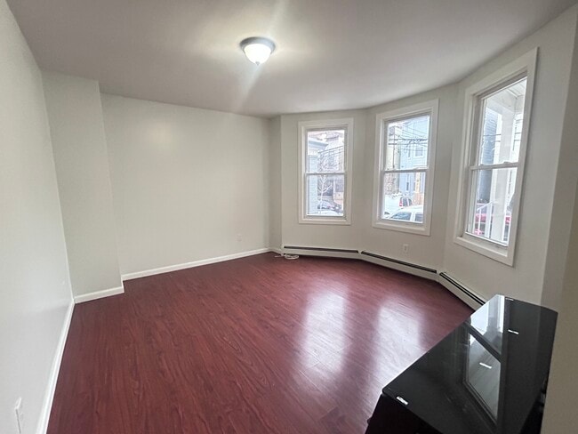 424 58th St, Unit 1 in West New York, NJ - Foto de edificio - Building Photo