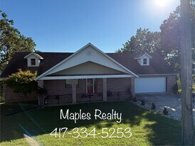 467 Crestview Dr in Ridgedale, MO - Building Photo