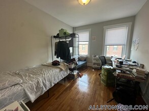 1185 Commonwealth Ave in Boston, MA - Building Photo - Building Photo