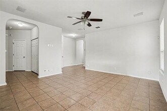 175 Katherine Way in San Antonio, TX - Building Photo - Building Photo