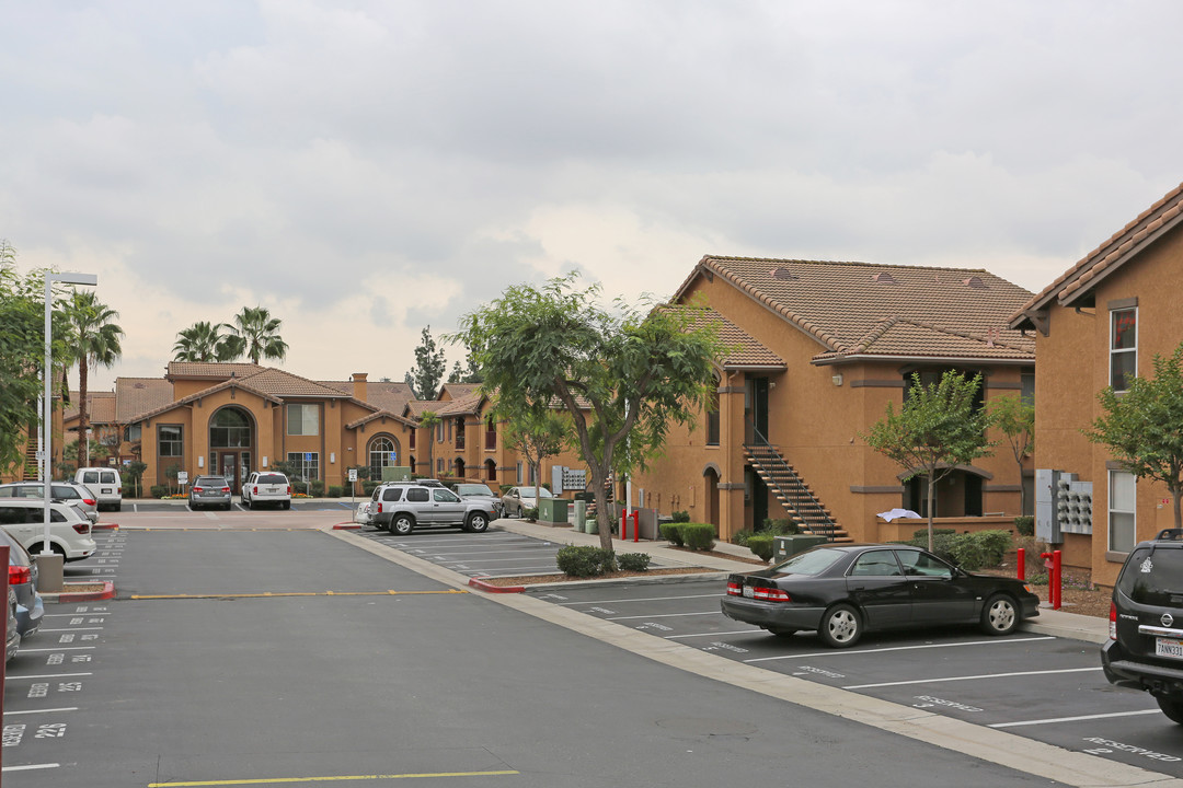 Royal Heights Apartments in El Cajon, CA - Building Photo