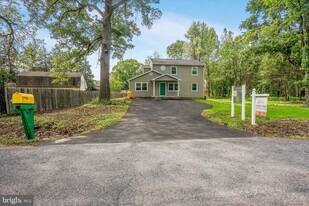 1313 Paul Dr in Severn, MD - Building Photo