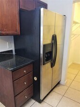 6979 SW 40th St in Miramar, FL - Foto de edificio - Building Photo