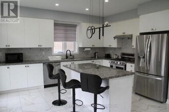 31 Swordfish Dr in Whitby, ON - Building Photo - Building Photo