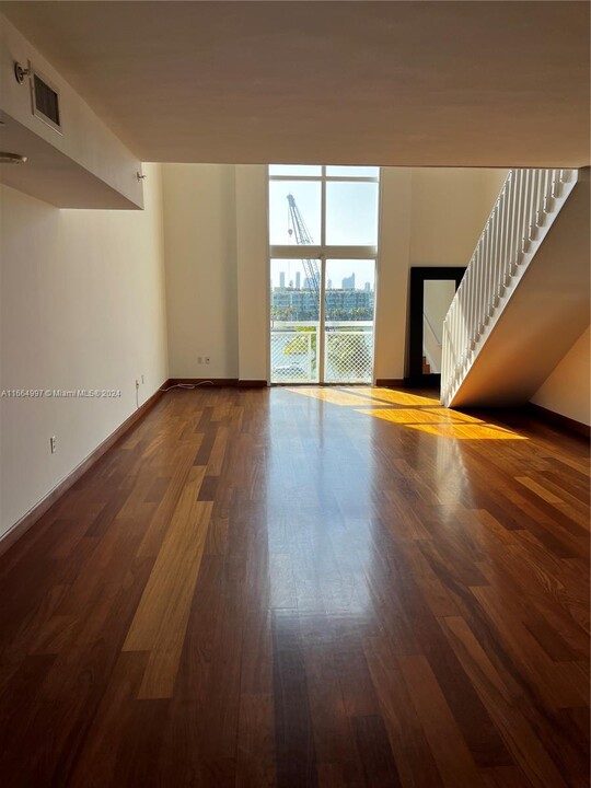 1701 Sunset Harbour Dr in Miami Beach, FL - Building Photo