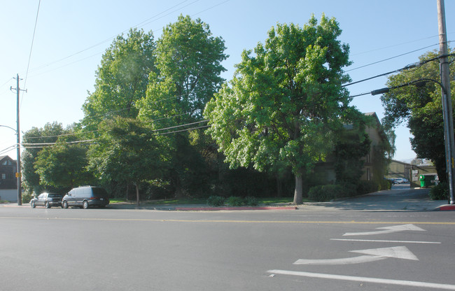 Hermitage Arms in San Jose, CA - Foto de edificio - Building Photo