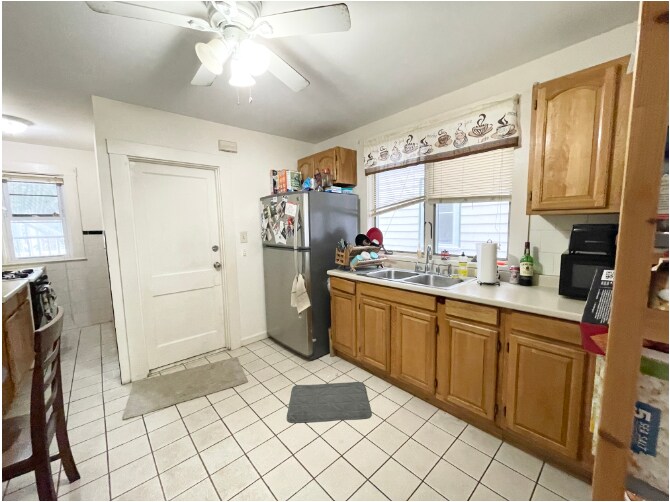 10 Romsey St in Boston, MA - Building Photo