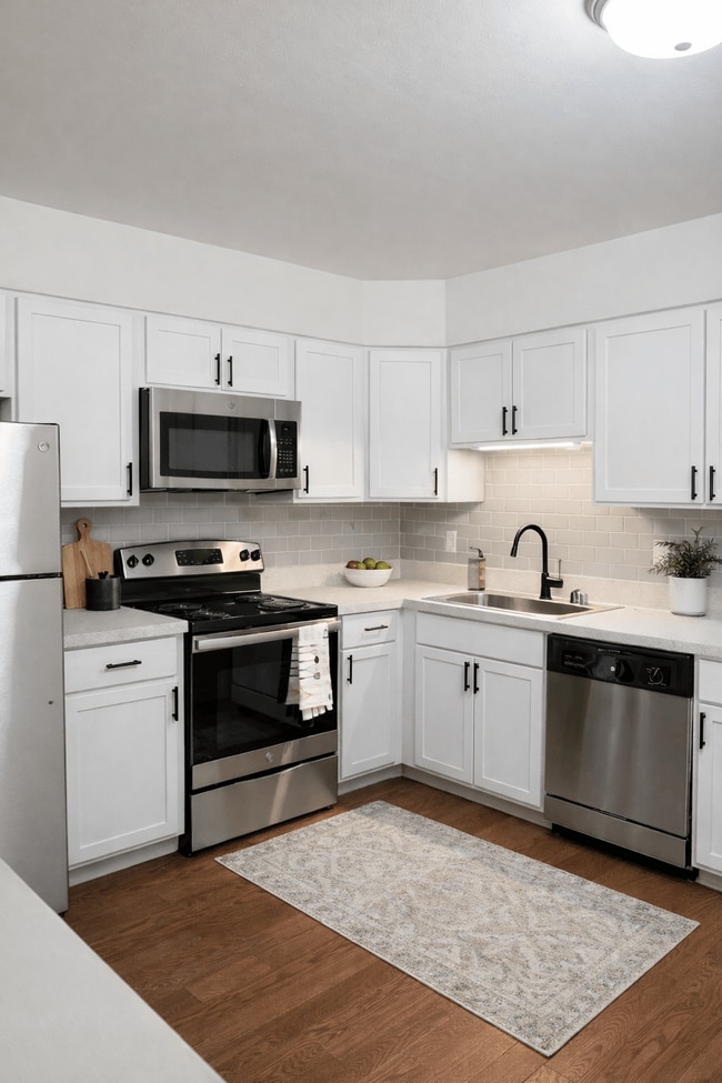 Corner Place in Southfield, MI - Foto de edificio - Building Photo