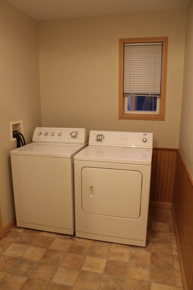 1519 Baker Dr in Kalamazoo, MI - Building Photo - Building Photo