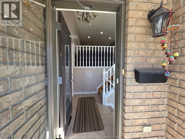 1682 Fieldcrest Ln in Windsor, ON - Building Photo - Building Photo