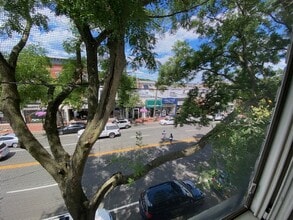 308 Main St, Unit 3E in Huntington, NY - Building Photo - Building Photo