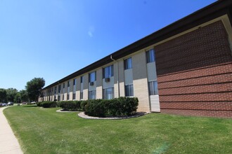 Reid Terrace in Fond du Lac, WI - Building Photo - Interior Photo