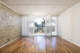 1 Kelton Ct in Oakland, CA - Building Photo - Building Photo