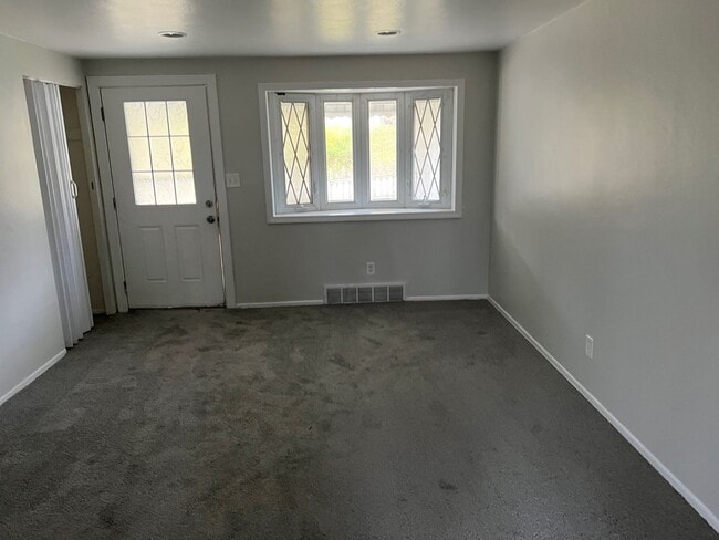 250 Bramble St in Verona, PA - Building Photo - Building Photo