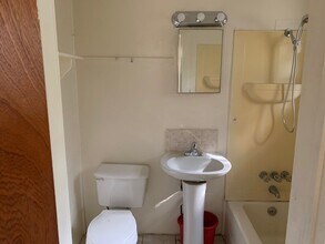 825 NW 4th Ave in Gainesville, FL - Building Photo - Building Photo