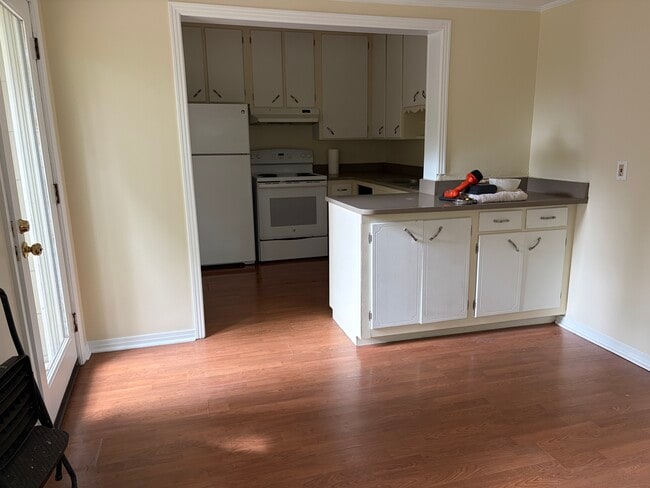 1608 Sauls St in Tallahassee, FL - Foto de edificio - Building Photo